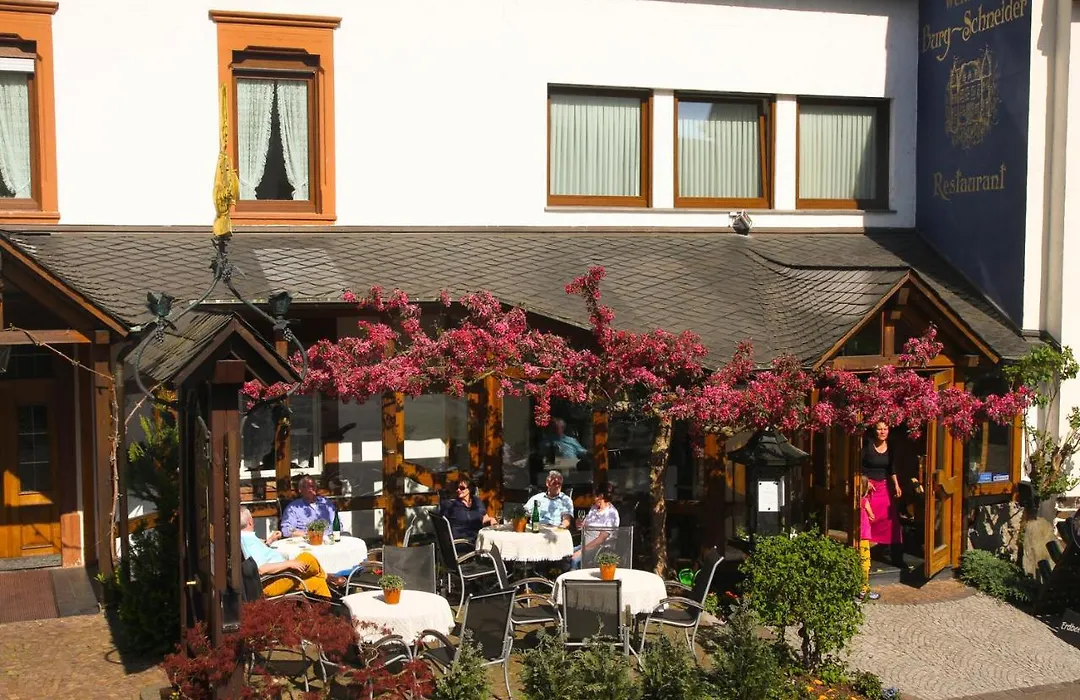 Weinhaus Burg-Schneider-1